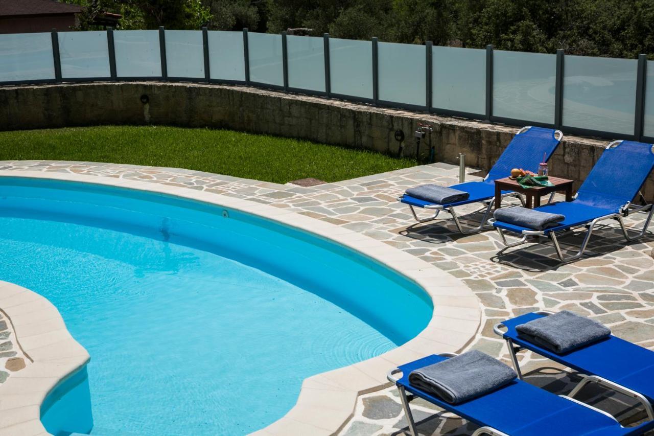 Villa Cara Metaxáta エクステリア 写真