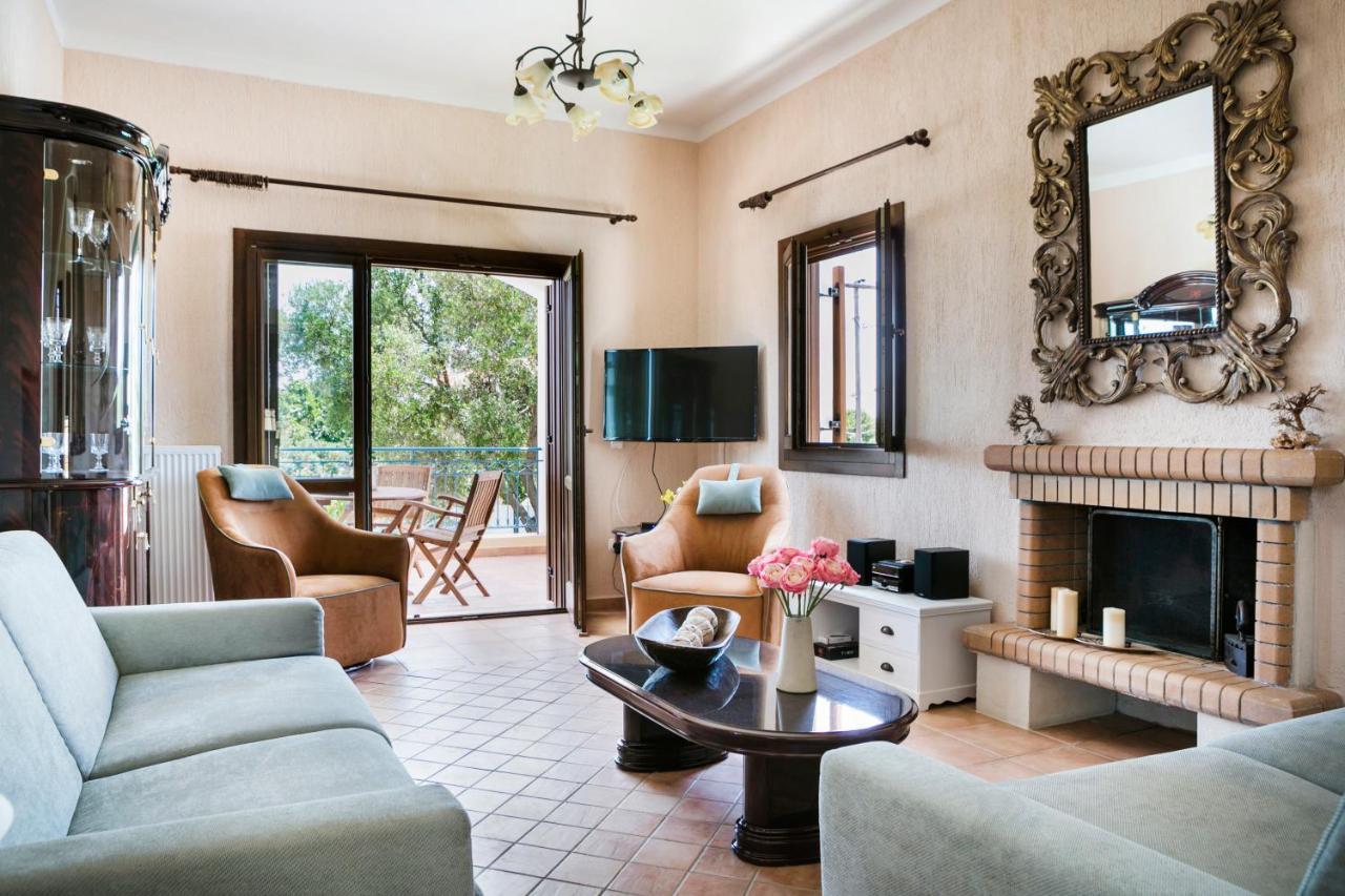 Villa Cara Metaxáta エクステリア 写真