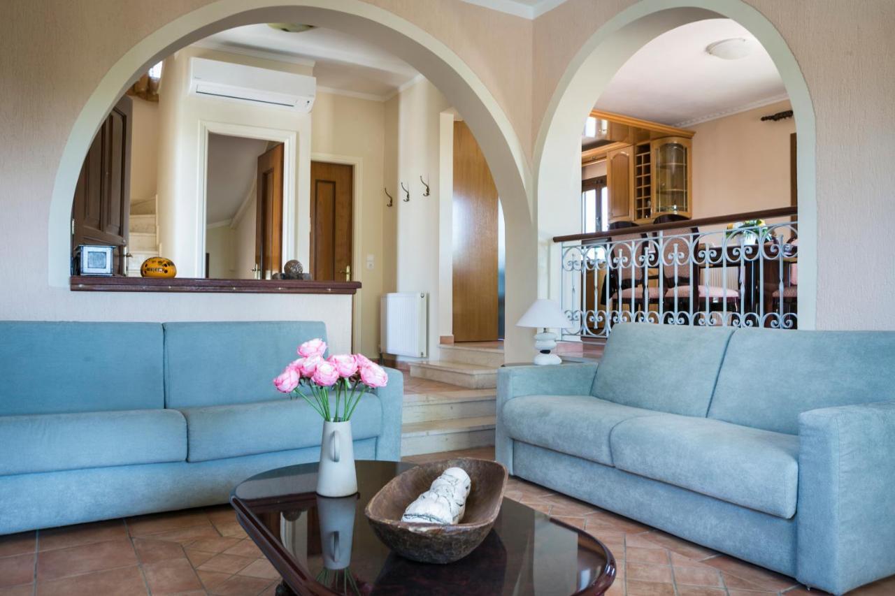 Villa Cara Metaxáta エクステリア 写真